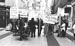 Titelbild der Aufgabe; Bild einer Demonstration